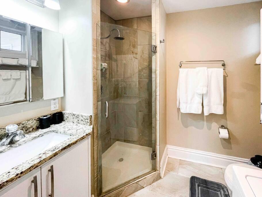 Modern Studio Full Kitchen & Balcony The Hill Tower Grove Exterior photo